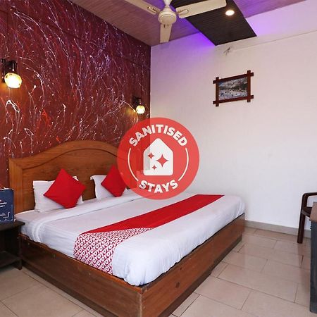 מלון מומביי Oyo 75571 Sai Pooja Lodging מראה חיצוני תמונה